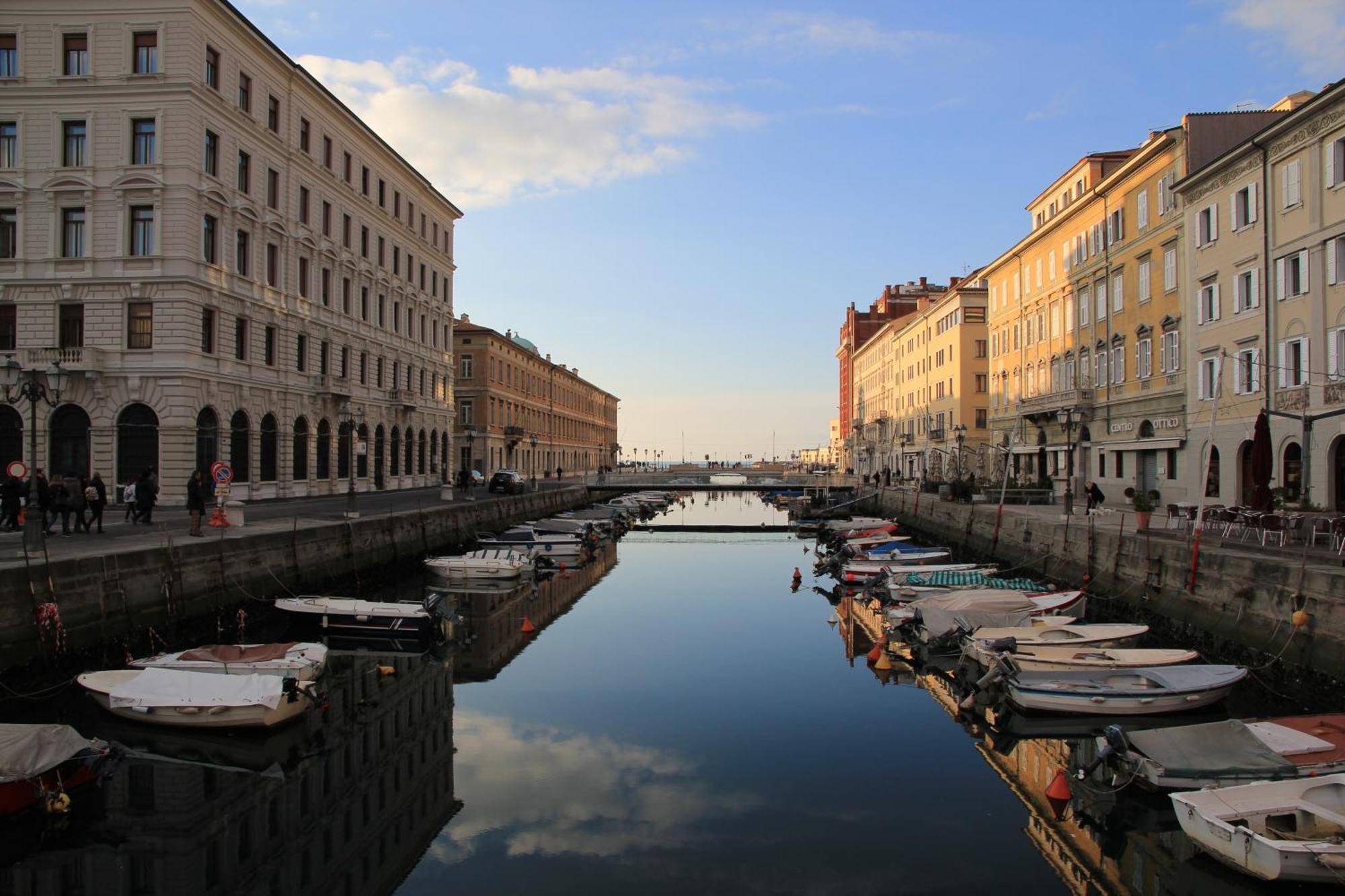 Myway Trieste Rooms Exteriör bild